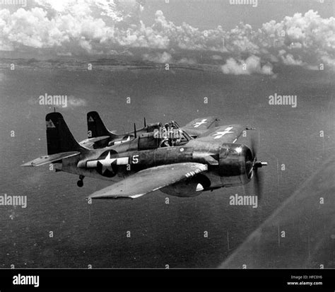 Grumman F4f Wildcat In Formation Stock Photo Alamy