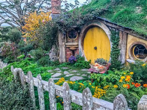 5 Reasons Why You Need To Visit Hobbiton On Your Trip To New Zealand! | Inspired By Maps