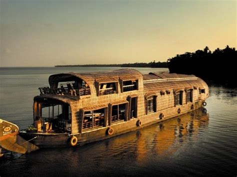 Best Luxury Houseboats in Kerala - Kerala Tourism Blog