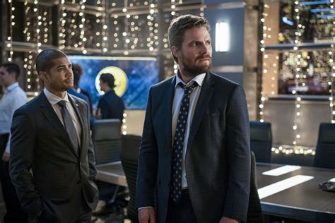 Arrow Captain Quentin Lance Returns To The Line Of Duty In New Photos From Season 8 Episode 6