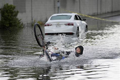 Las Vegas Valley Pounded By Rain Las Vegas Sun News