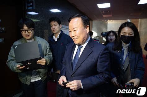 국회 들어서는 김재원 최고위원 네이트 뉴스