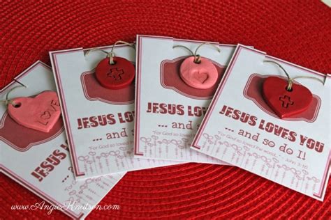 FREE Printable "Jesus Loves You" Valentine and DIY Necklace - FaithGateway