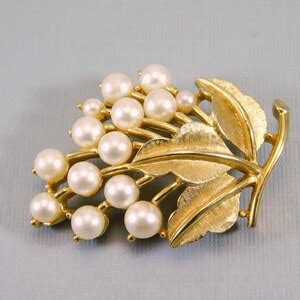 Trifari Pearl Brooch Vintage Trifari Jewelry Vintage Pearl Etsy