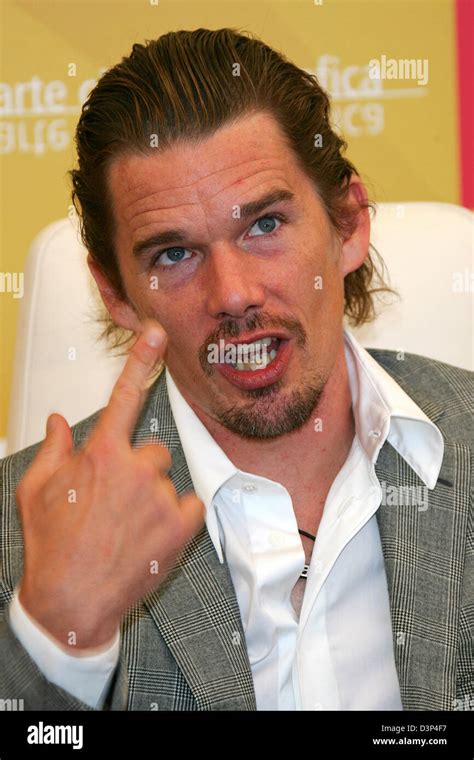 El Actor Estadounidense Ethan Hawke Retratada En Un Photocall Para Su