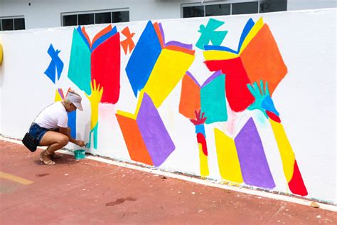 Escola municipal de Macapá recebe pintura artística em muro