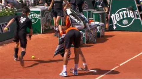 Djokovic Perd Le 2ème Set Et Explose Sa Raquette De Rage Rtbf Actus