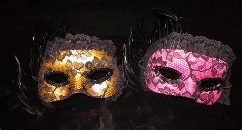 Life After the Aisle: DIY Halloween Mask: Mini-Tutorial