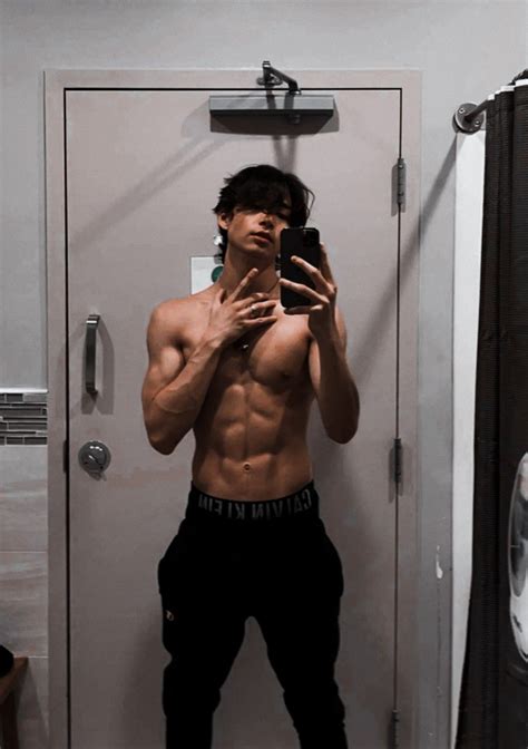 Pinterest 𝓨𝓪𝓻𝓪 Hot Asian Men Cute Asian Guys Photography Poses