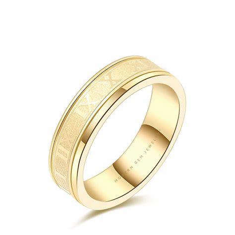 Roman Numeral Ring in Yellow Gold | Modern Gem Jewelry | Saratti