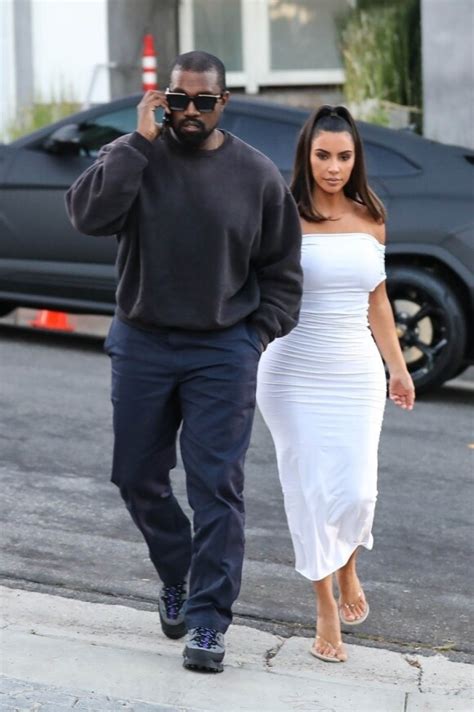 Photo Exclusif Kim Kardashian et son mari Kanye West arrivent à un