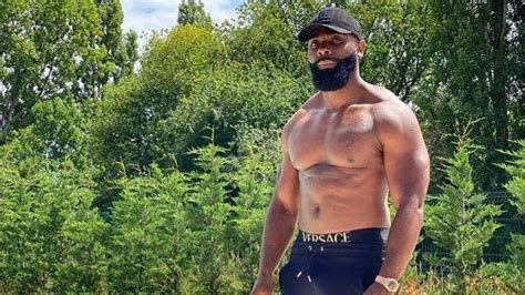 Kaaris fracasse une machine à coups de poing et explose le record Si