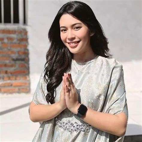 Profil Dan Biodata Fay Nabila Lengkap Agama Umur Pasangan Instagram