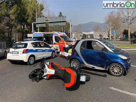 Terni Scontro In Viale Dello Stadio Ferito Centauro 62enne UmbriaON