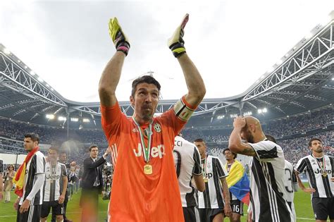 Serie A I Fantastici Quattro Della Stagione Da Buffon Record Di