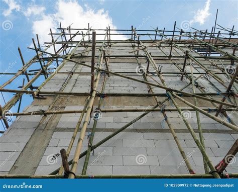 Andaime De Bambu No Canteiro De Obras Foto De Stock Imagem De