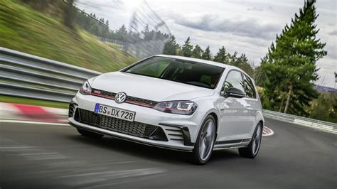 Vw Golf Gti Clubsport S Revealed Sets New Nurburgring Fwd Record Autoevolution