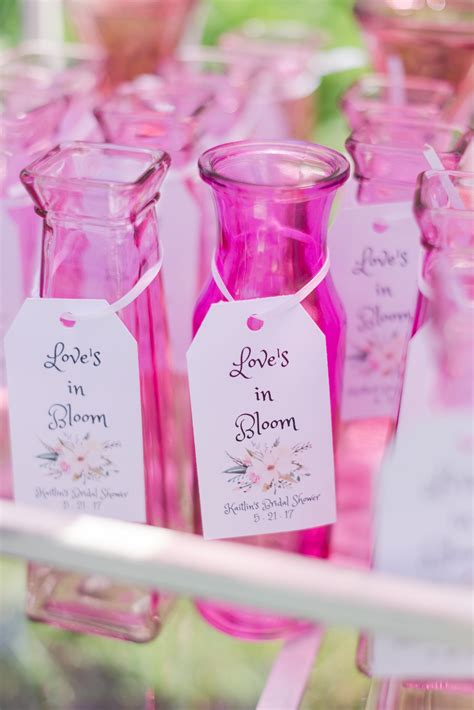 55 Creative Wedding Favors Your Guests Will Be Excited To Take Home