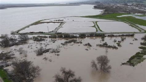 California Storm Kills 19 Forces Evacuations Officials Warn Of More