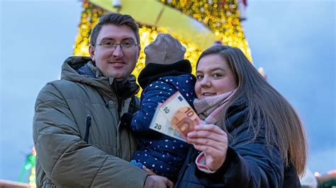 Cranger Weihnachtszauber So Weit Kommt Die Waz Familie Mit 30 Euro