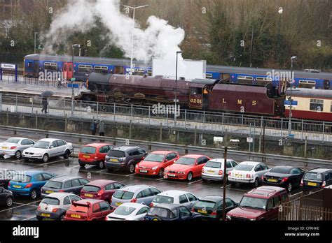 Swindon railway station hi-res stock photography and images - Alamy