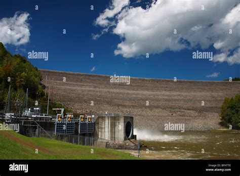 Gauley River Summersville Dam Usa West Virginia Usa Landscape In Early