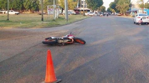 Un Motociclista Sufrió Graves Lesiones Tras Chocar Contra Un Auto