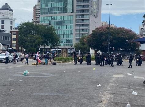 La Policía De La Ciudad Reprimió A Hinchas De River En La Previa Del