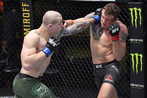 Marvin Vettori Picks Apart Jack Hermansson In Gutsy Brawl Ufc Vegas