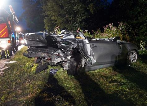 Haimhausen Schwerer Unfall Mit Vier Schwerverletzten Auf Der B