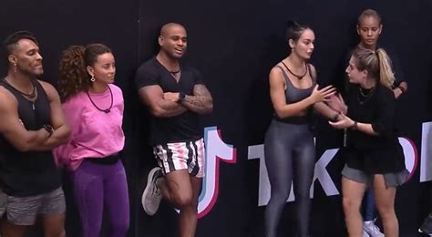 Cezar E Bruna Griphao Discutem Durante A Prova Do L Der Se Mete Na