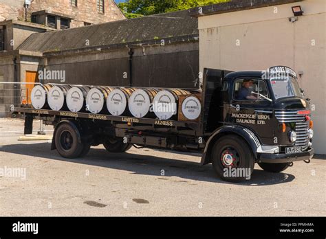 Dalmore distillery hi-res stock photography and images - Alamy