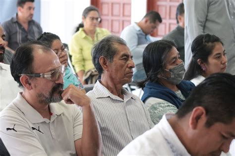 Encabeza diputada Macrina Vallejo ceremonia de graduación del curso