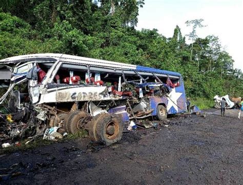 Des Morts Des Suites D Un Grave Accident De La Circulation Sur Laxe