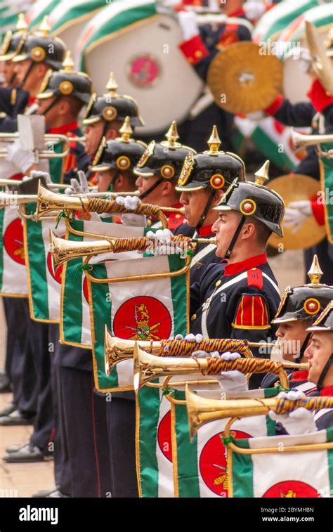 Military Bugle Hi Res Stock Photography And Images Alamy