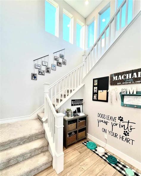 Creative Wall Decor Ideas For Stairs - Teknologiai.tech