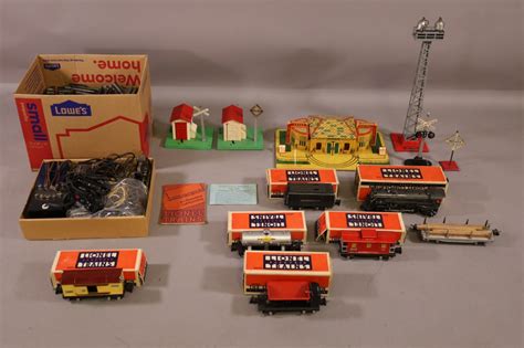 LARGE VINTAGE LIONEL TRAIN SET - Redlands Antique Auction