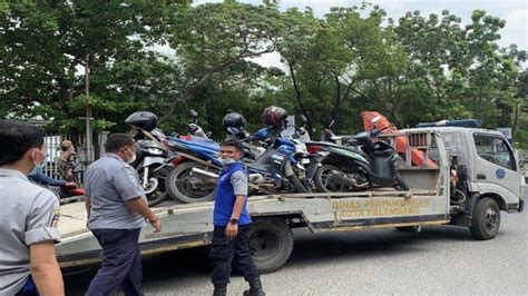 Parkir Sembarangan Puluhan Motor Di Kawasan Palembang Square Diangkut