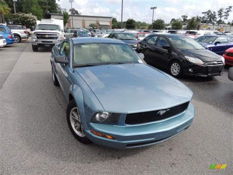 2005 Windveil Blue Metallic Ford Mustang V6 Deluxe Coupe 83378139 Photo 13