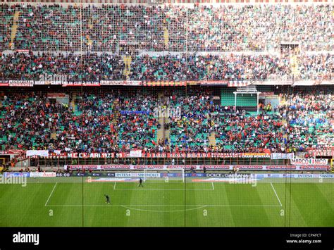 Italienisches Stadion San Siro Fotos Und Bildmaterial In Hoher