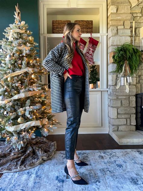 Dressy Festive Holiday Outfits: Holiday Style Guide