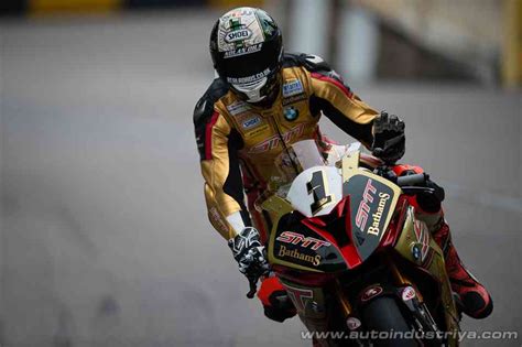 Hickman Doubles Up In Historic Th Macau Motorcycle Grand Prix