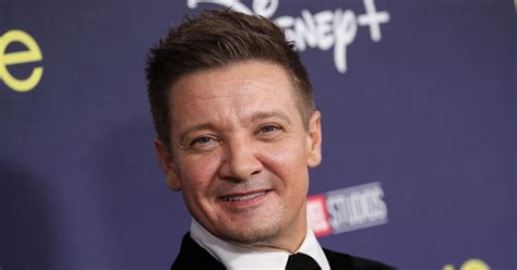 Une Source De Jeremy Renner Affirme Que Cest Bien Pire Que Tout Le Monde Ne Le Sait Après Que