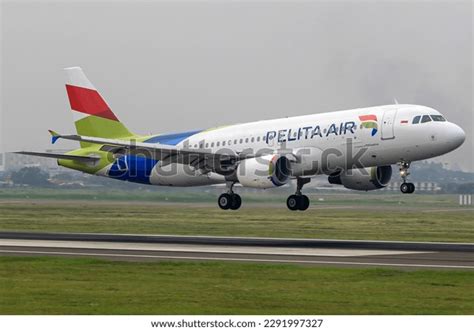 43 Pelita Air Airplane Images, Stock Photos, 3D objects, & Vectors | Shutterstock