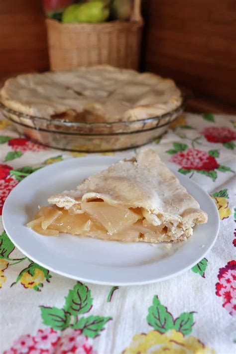 How to Make Easy Old-Fashioned Apple Pear Pie - Homespun Seasonal Living