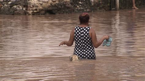 Chuva Alaga Ruas E Faz Rios Transbordarem No Grande Recife E Na Mata