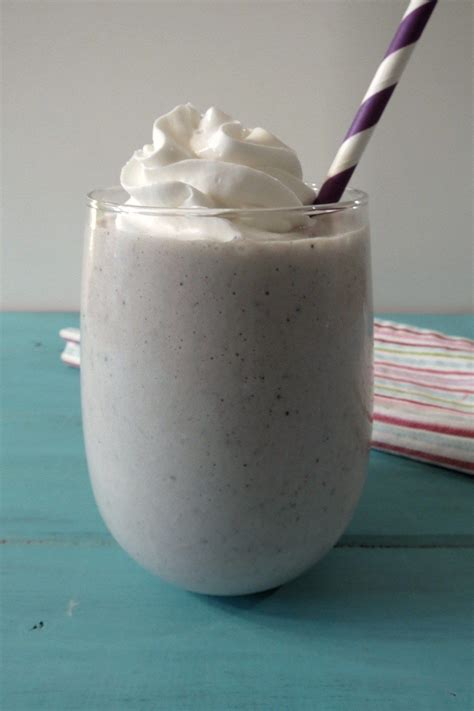 Oreo Cookies And Cream Smoothie Pb P Design Recipe Cookies And Cream Yummy Drinks