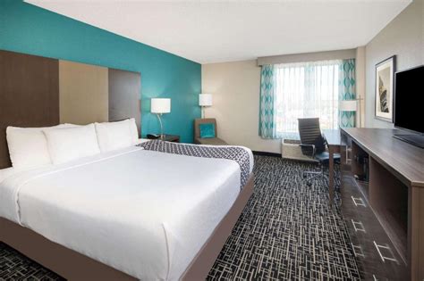 La Quinta Inn & Suites by Wyndham Atlanta Airport North Motel (Atlanta ...