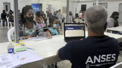 Asignaciones De Pago Nico Qui Nes Cobran El Refuerzo De Anses