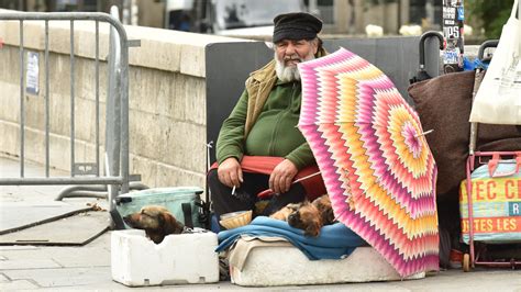 3 552 Personnes Sans Abri Dormaient Dans Les Rues De Paris à La Fin Du